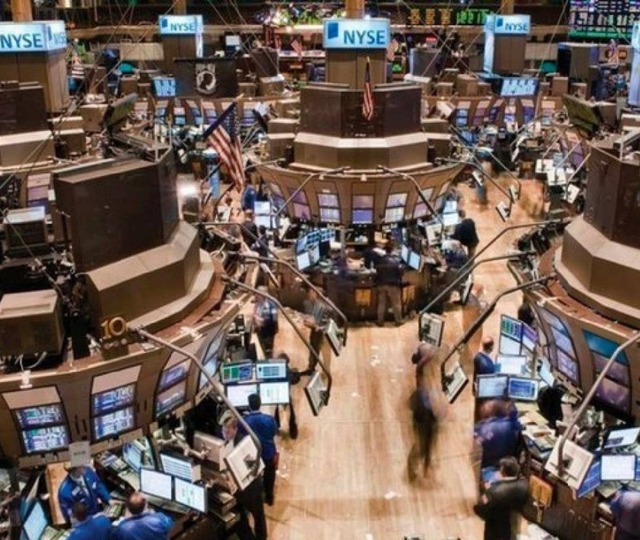 New York borsası ABD'nin enflasyon verisinin ardından karışık seyirle a&ccedil;ıldı
