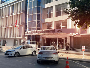 Mersin B&uuml;y&uuml;kşehir Belediyesi'ne ikinci operasyon! 20 g&ouml;zaltı