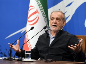 İran: Saldırının durmasını konuşmak anlamsız