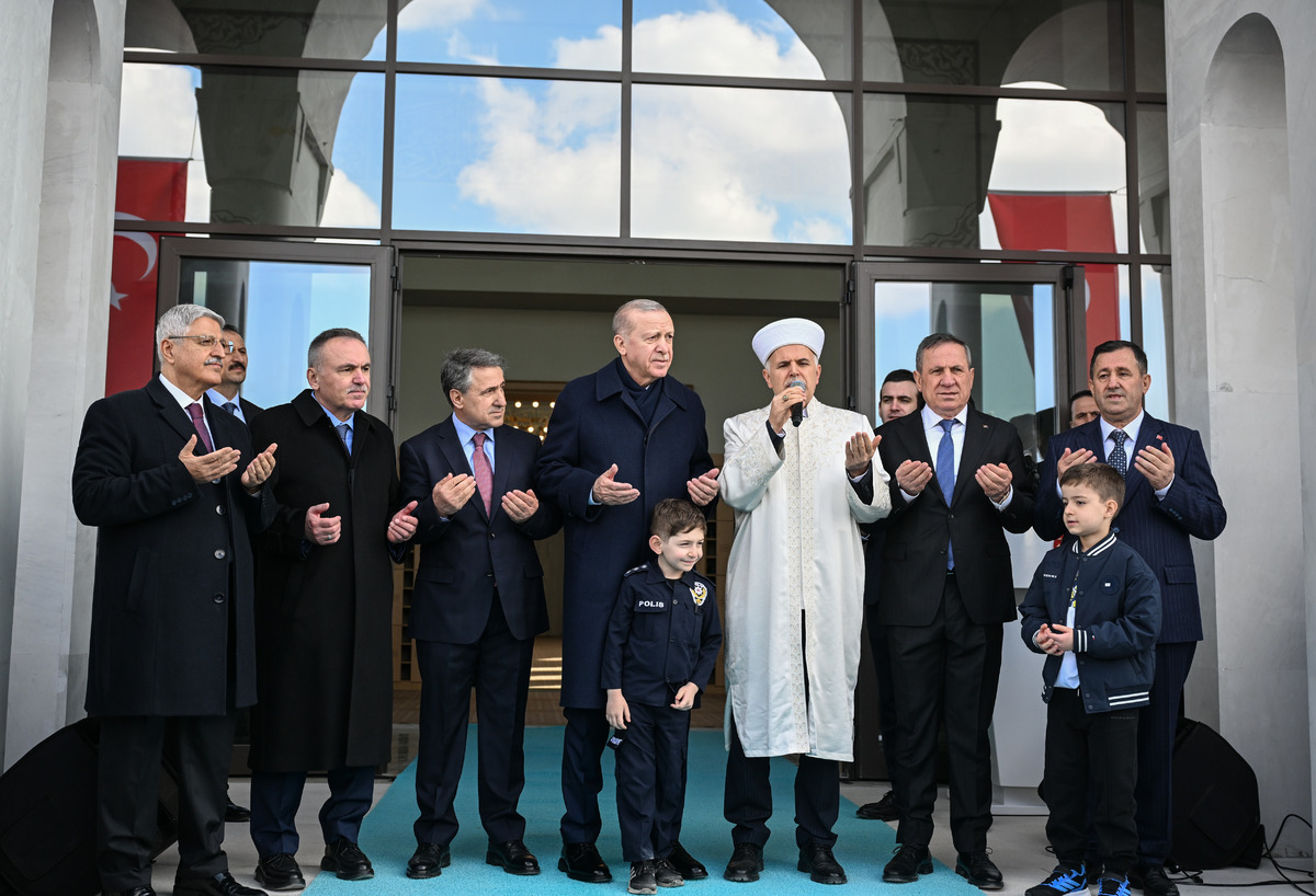 Cumhurbaşkanı Erdoğan: "Değerlerimize sahip çıkmaya devam edeceğiz", Görsel 1