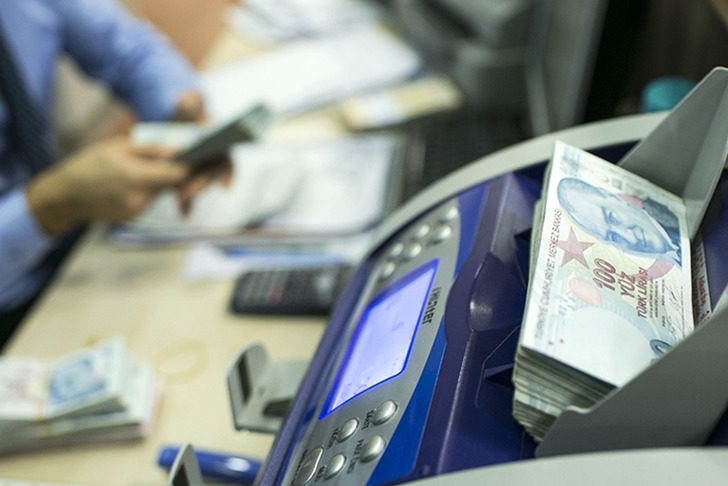 Son 1 haftada en &ccedil;ok nakit girişi ve &ccedil;ıkışı olan fonlar