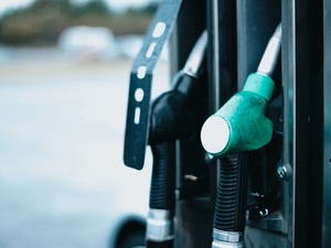 Motorine indirim sevinci kısa s&uuml;rd&uuml;: Tekrar zam geliyor (27 Mart 2026 g&uuml;ncel LPG, motorin ve benzin fiyatları)