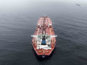 İstanbul Boğazı&rsquo;na yaklaşırken vurulan tanker havadan g&ouml;r&uuml;nt&uuml;lendi