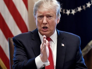 Trump kararını a&ccedil;ıkladı! İran'a silah satan &uuml;lkelere y&uuml;zde 50 vergi