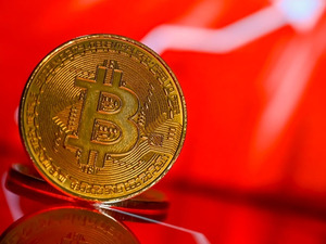 ABD-İran g&ouml;r&uuml;şmeleri sonu&ccedil;suz kaldı! Bitcoin 73 binden sert d&uuml;şt&uuml;