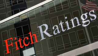 Fitch petrol fiyatları için beklentisini revize etti!