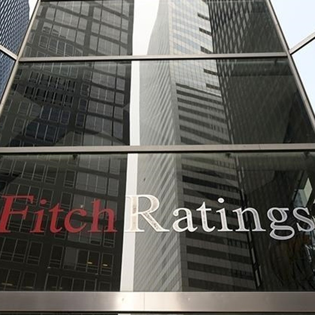 Fitch petrol fiyatları i&ccedil;in beklentisini revize etti!