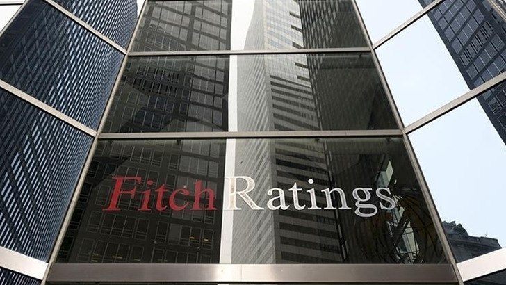 Fitch petrol fiyatları i&ccedil;in beklentisini revize etti!