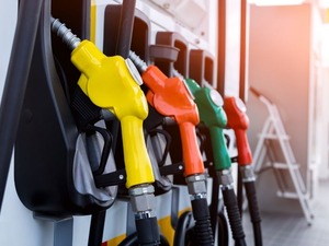 Benzin, motorin ve LPG fiyatı ne kadar? (10 Mayıs 2026 g&uuml;ncel fiyatlar)
