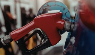 Araç sahiplerine müjde! Motorine dev indirim geldi