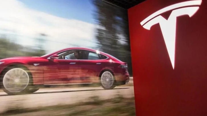 Tesla&rsquo;da iki efsaneye veda: &Uuml;retimi durdurdu