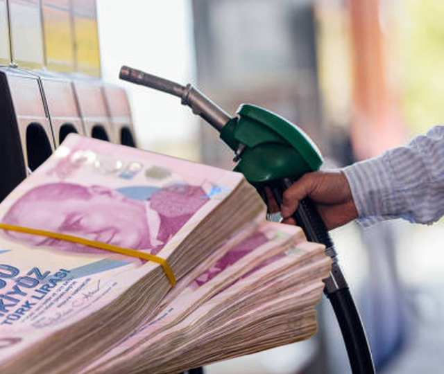Motorin tekrar 70 TL sınırına dayandı! 12 Mayıs g&uuml;ncel akaryakıt fiyatları