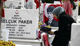 Şehit yakınlarına yaş sınırı kalkıyor, iki asgari &uuml;cret geliyor 