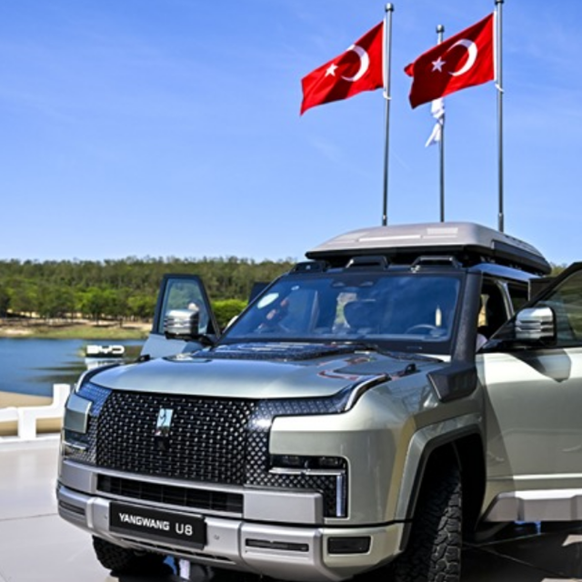 BYD T&uuml;rkiye&rsquo;ye gelecekti direksiyonu oraya kırdı 