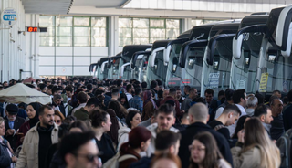 Otogarda &ccedil;ifte bayram hareketliliği: 12 bin ek sefer geliyor