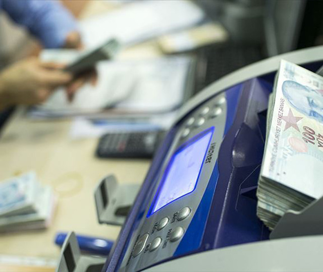 Emekli bayram ikramiyesi &ouml;demeleri başladı