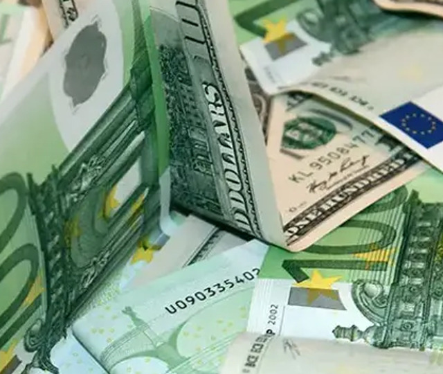 Dolar ve euroda g&uuml;n&uuml;n ilk rakamları (18 Mayıs 2026)