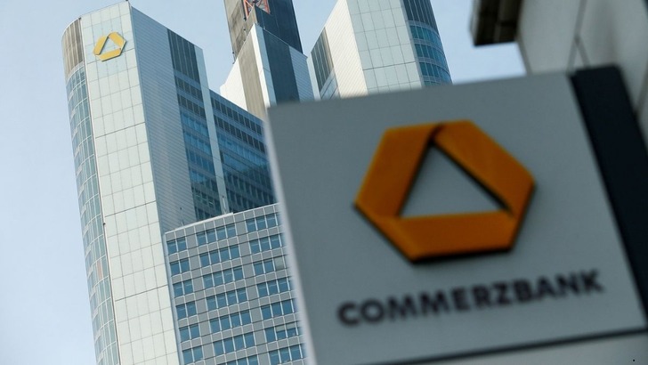 Commerzbank&rsquo;tan UniCredit&rsquo;in milyarlık teklifine "Red" &ccedil;ağrısı!