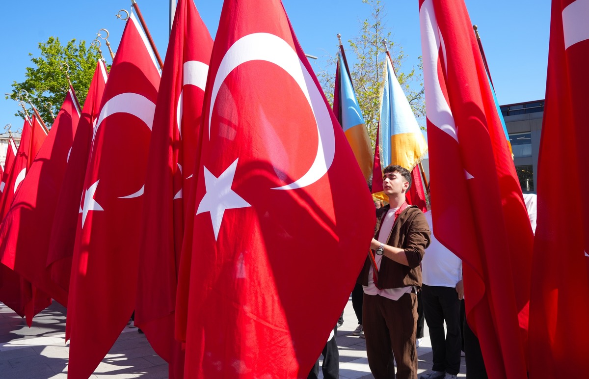 19 Mayıs coşkusu t&uuml;m T&uuml;rkiye de: Bağımsızlık ruhu 107 yaşında, G&ouml;rsel 1