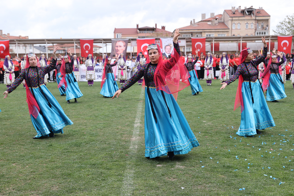 19 Mayıs coşkusu t&uuml;m T&uuml;rkiye de: Bağımsızlık ruhu 107 yaşında, G&ouml;rsel 3