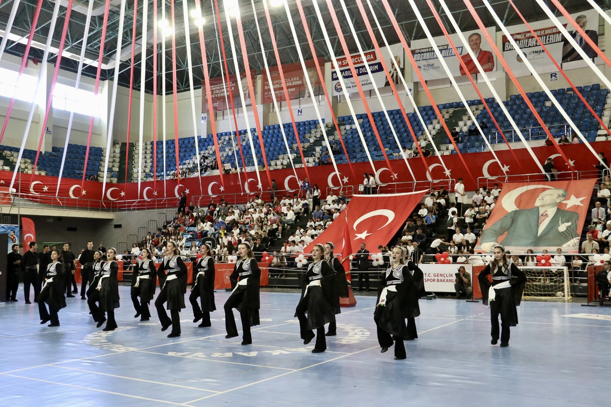 19 Mayıs coşkusu t&uuml;m T&uuml;rkiye de: Bağımsızlık ruhu 107 yaşında, G&ouml;rsel 4