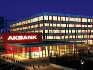 Goldman Sachs, AKBNK i&ccedil;in hedef fiyatı d&uuml;ş&uuml;rd&uuml;