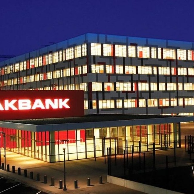 Goldman Sachs, AKBNK i&ccedil;in hedef fiyatı d&uuml;ş&uuml;rd&uuml;