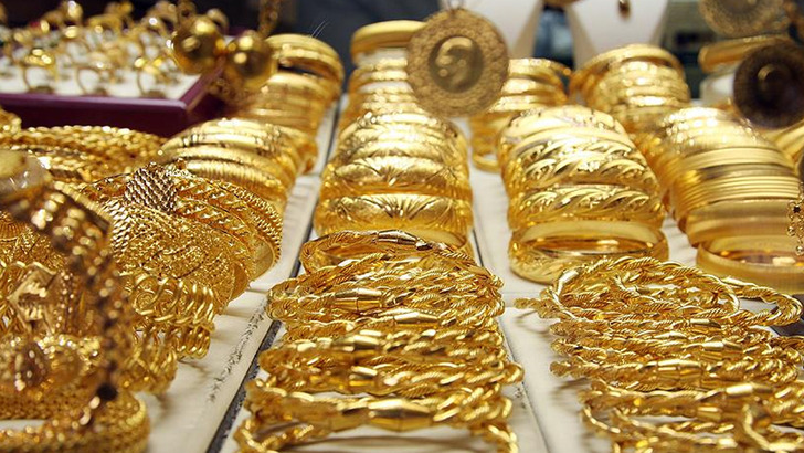 &Ouml;nce 4 bin sonra 10 bin dolar! Altın kahininden &ccedil;arpıcı tahmin