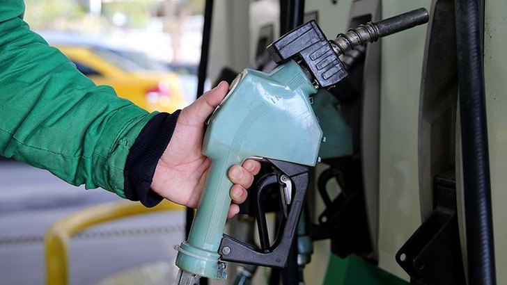 1 g&uuml;nde ters k&ouml;şe! Motorinde zam sonrası bu kez b&uuml;y&uuml;k indirim geliyor