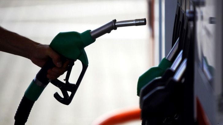 Akaryakıtta tablo değişti: Motorine indirim geldi