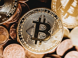 Bitcoin kritik desteği aşağı y&ouml;nl&uuml; kırdı! G&uuml;venli b&ouml;lgeden uzaklaşıyor