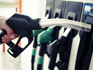 Benzine 3,27 TL indirim bekleniyor ama tabelaya farklı yansıyabilir!