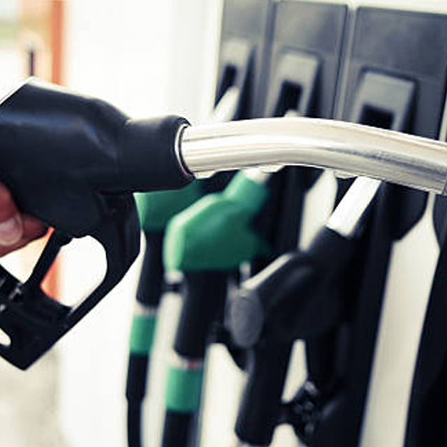 Benzine 3,27 TL indirim bekleniyor ama tabelaya farklı yansıyabilir!
