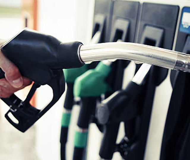 Benzine 3,27 TL indirim bekleniyor ama tabelaya farklı yansıyabilir!