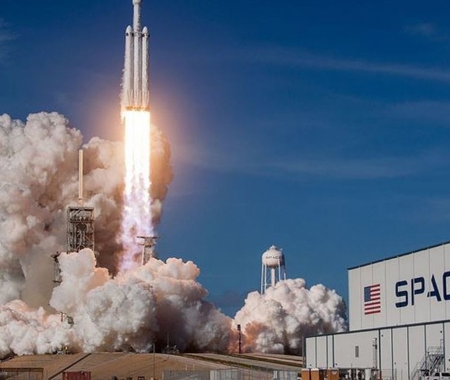 SpaceX halka arzda hedef k&uuml;&ccedil;&uuml;ltt&uuml;: Yeni değerleme 1,8 trilyon dolar