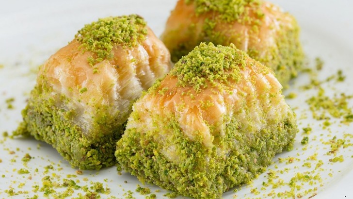 H&uuml;rm&uuml;z gerilimi bu kez baklavayı vurdu: Zam kapıda