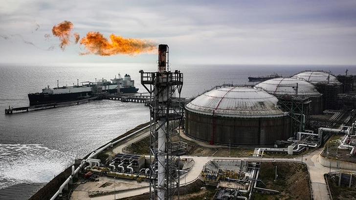 T&uuml;rkiye 15 yıl boyunca oradan doğal gaz alacak! Devler imzaladı