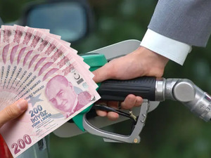 Akaryakıtta &uuml;&ccedil;l&uuml; indirim! Benzin, motorin ve LPG'de yeni fiyatlar
