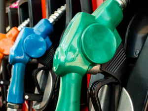 &Ouml;nce indirim sonra zam! Benzin ve motorin fiyatları değişiyor