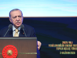 Cumhurbaşkanı Erdoğan "Ekonomi şoklara rağmen 23 &ccedil;eyrektir b&uuml;y&uuml;yor" diyerek a&ccedil;ıkladı