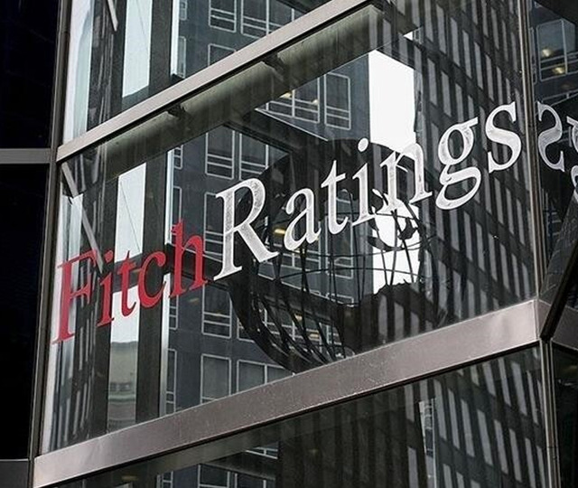 Fitch b&uuml;y&uuml;me tahminini d&uuml;ş&uuml;rd&uuml;, dolar beklentisi y&uuml;kseldi