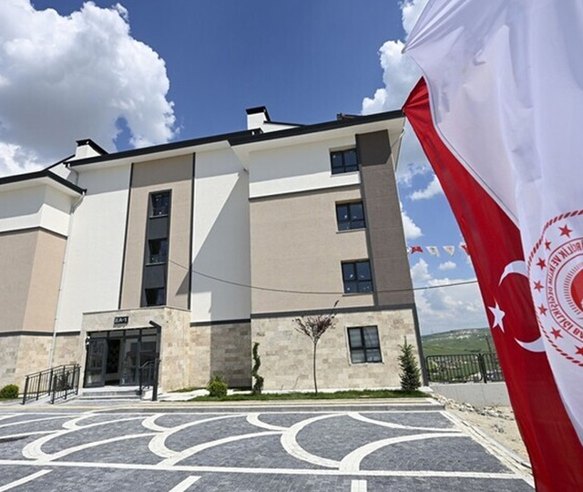 TOKİ'den 64 ilde 20 bin konut satışı! Başvurular bug&uuml;n başlıyor