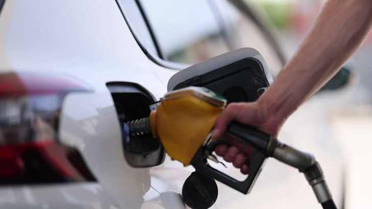 Motorine bir indirim daha! 3 g&uuml;nde 2 TL'yi aşan d&uuml;ş&uuml;ş