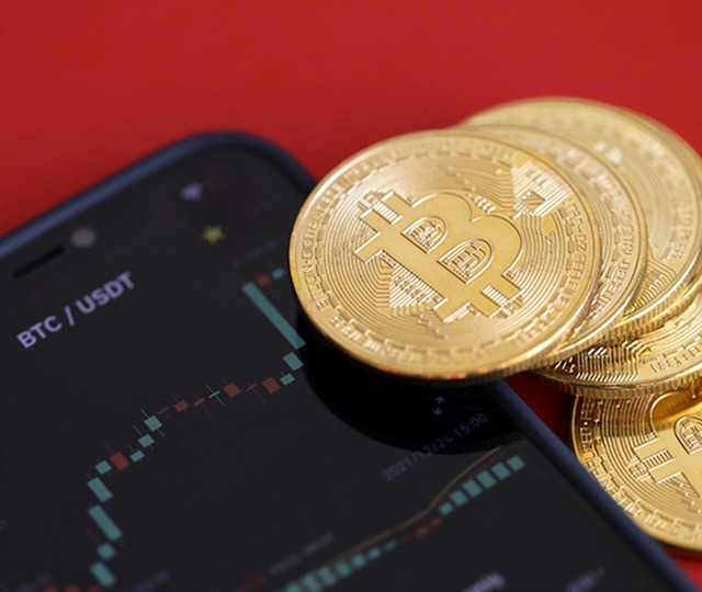 Bitcoin ETF'lerinden rekor &ccedil;ıkış! 1 ayda 6,35 milyar dolar &ccedil;ekildi