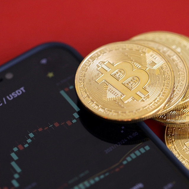 Bitcoin ETF'lerinden rekor &ccedil;ıkış! 1 ayda 6,35 milyar dolar &ccedil;ekildi