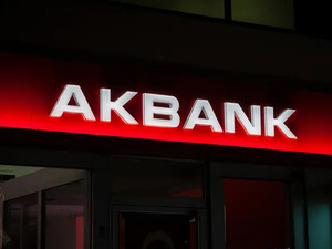 Akbank 3,2 milyar TL'lik kredi alacağını 6 şirkete sattı
