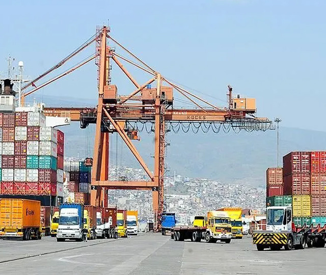 Dış ticaret a&ccedil;ığı %15,6 azaldı! 9 ayın en d&uuml;ş&uuml;k seviyesi g&ouml;r&uuml;ld&uuml;