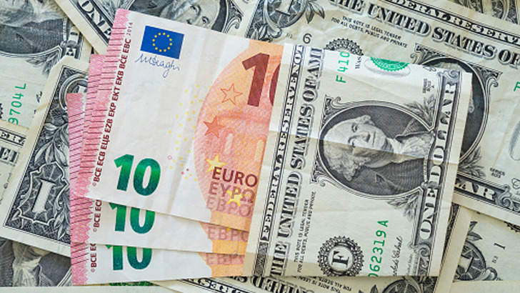 D&ouml;viz alacaklar dikkat! Dolar ve Euro'da son fiyatlar