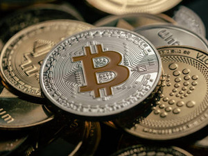Bitcoin neden d&uuml;şt&uuml;? 21 ayın dip seviyesi test edildi