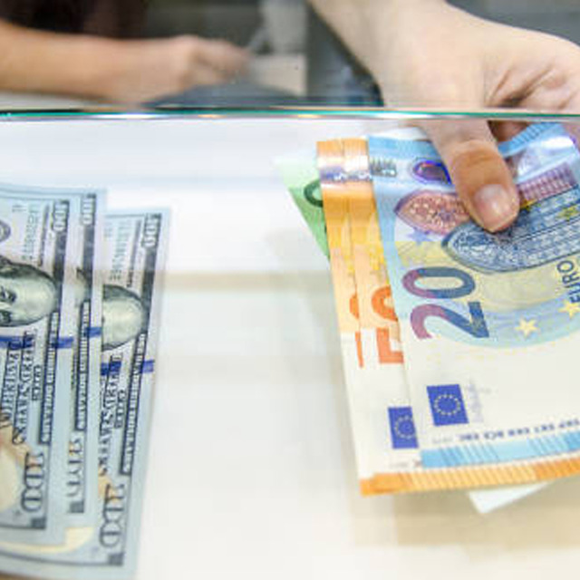 Haftanın son g&uuml;n&uuml;nde dolar ve euro ne kadar? G&uuml;ncel fiyatlar